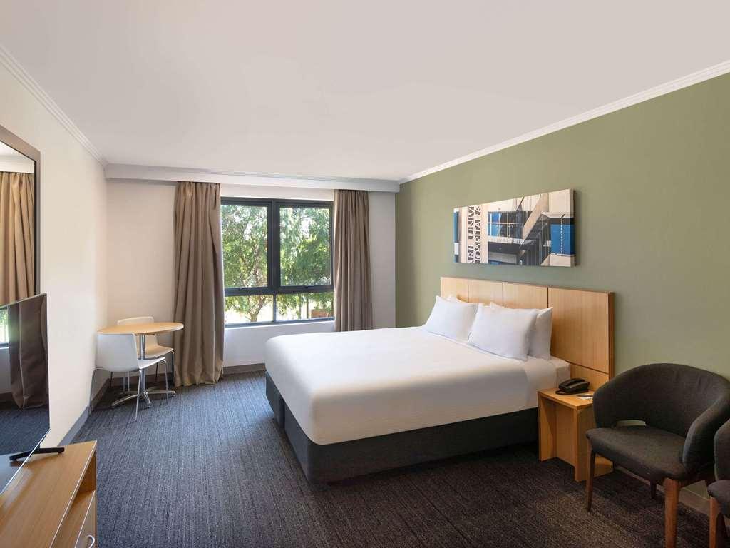 Mercure Melbourne Southbank Hotel Room photo